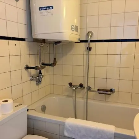 Centrally Located Nearby - Cross 8