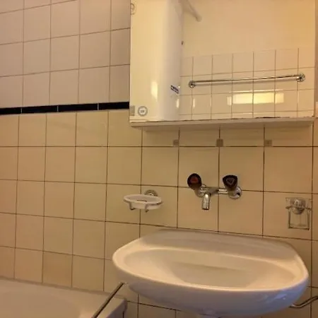 Centrally Located Nearby - Cross 8 Apartmán *