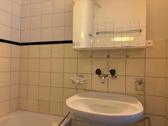 Centrally Located Nearby - Cross 8 Appartement *